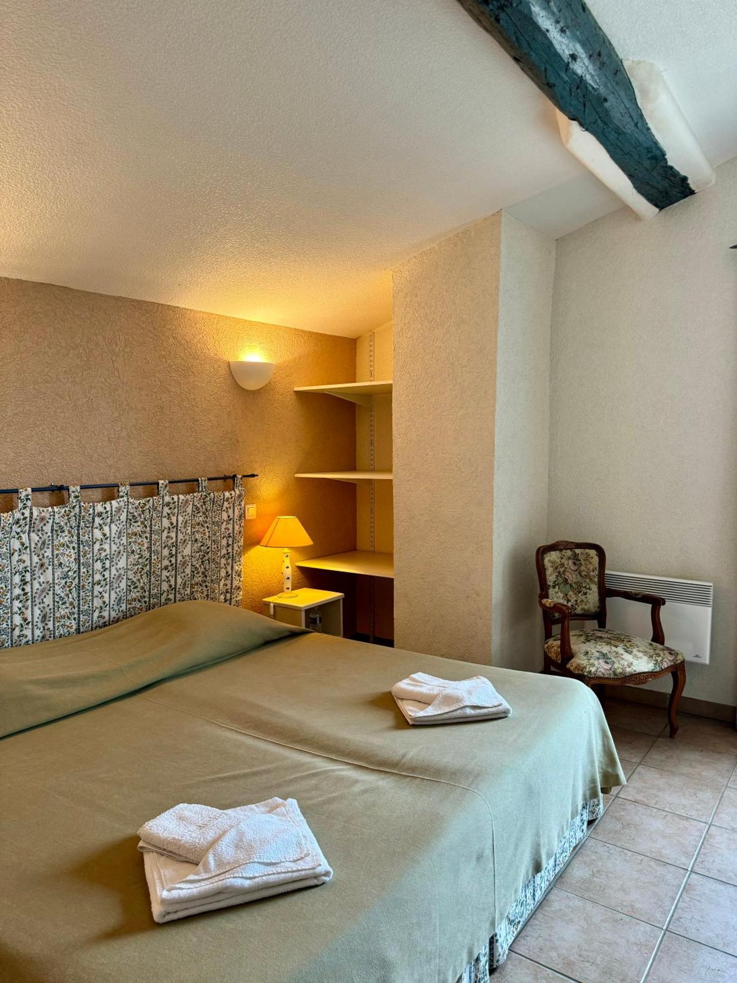 Mas Du Grand Peloux Hotel Пор-Сен-Луи-дю-Рон Стая снимка
